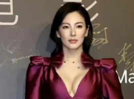 深圳街拍生图炸雷！张雨绮酒红绸缎裹身透“肉香”，宁静预言成真-巴黎资源分享网